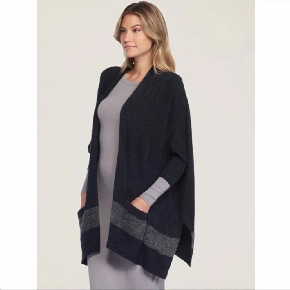 Barefoot Dreams CozyChic Lite Cliffside Wrap in Black Gray One Size